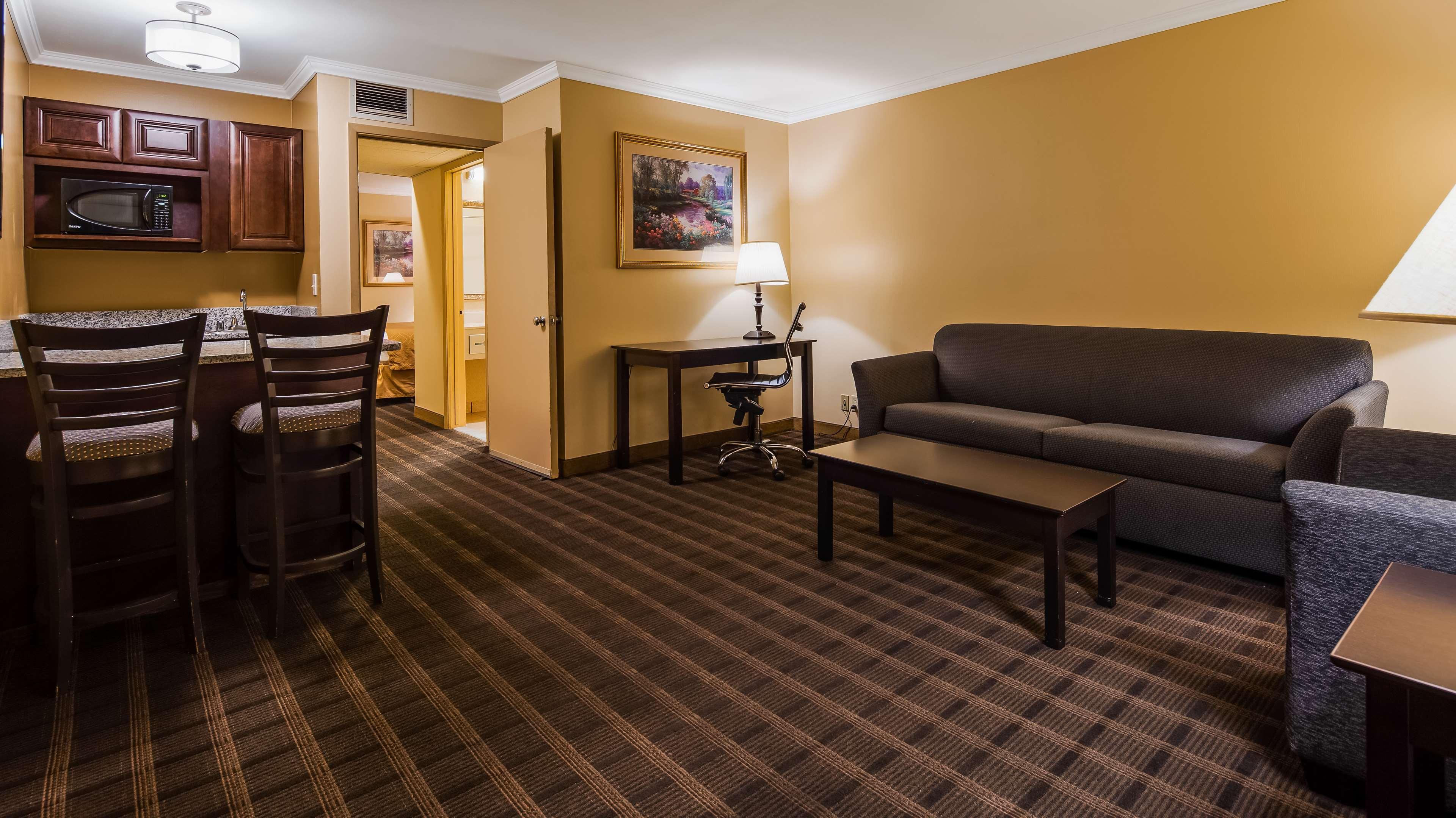 Best Western Inn & Suites Ontario Exterior photo