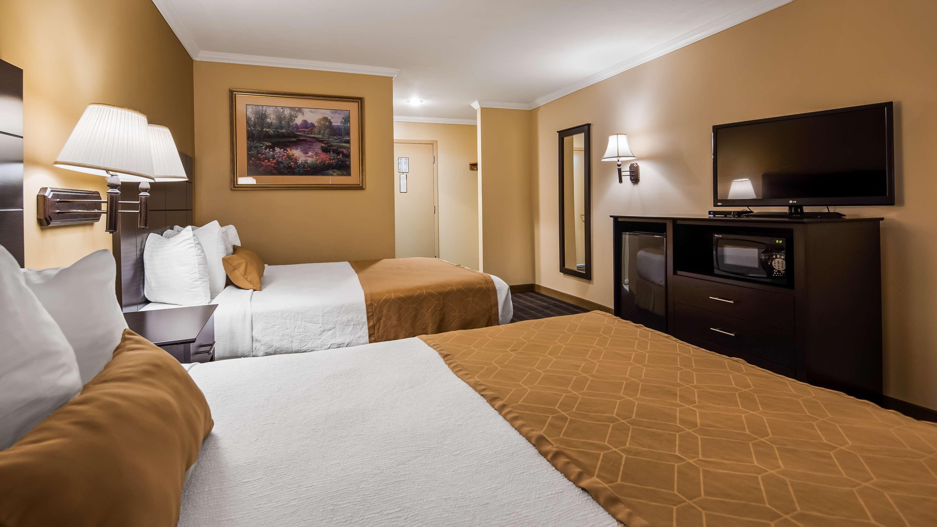 Best Western Inn & Suites Ontario Exterior photo