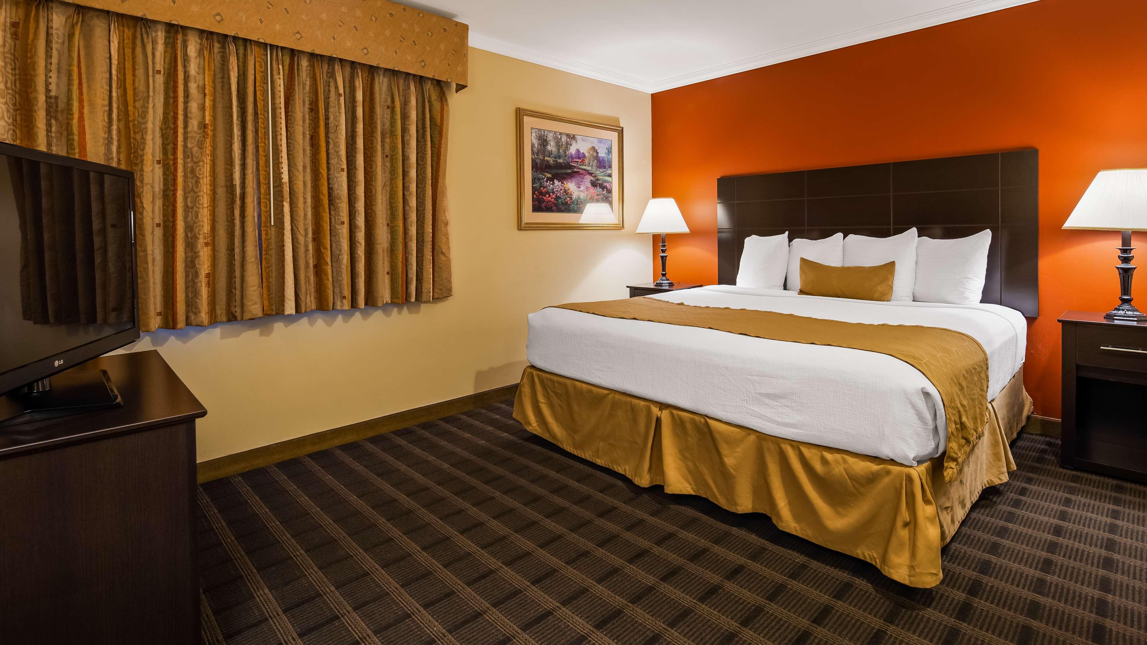 Best Western Inn & Suites Ontario Exterior photo
