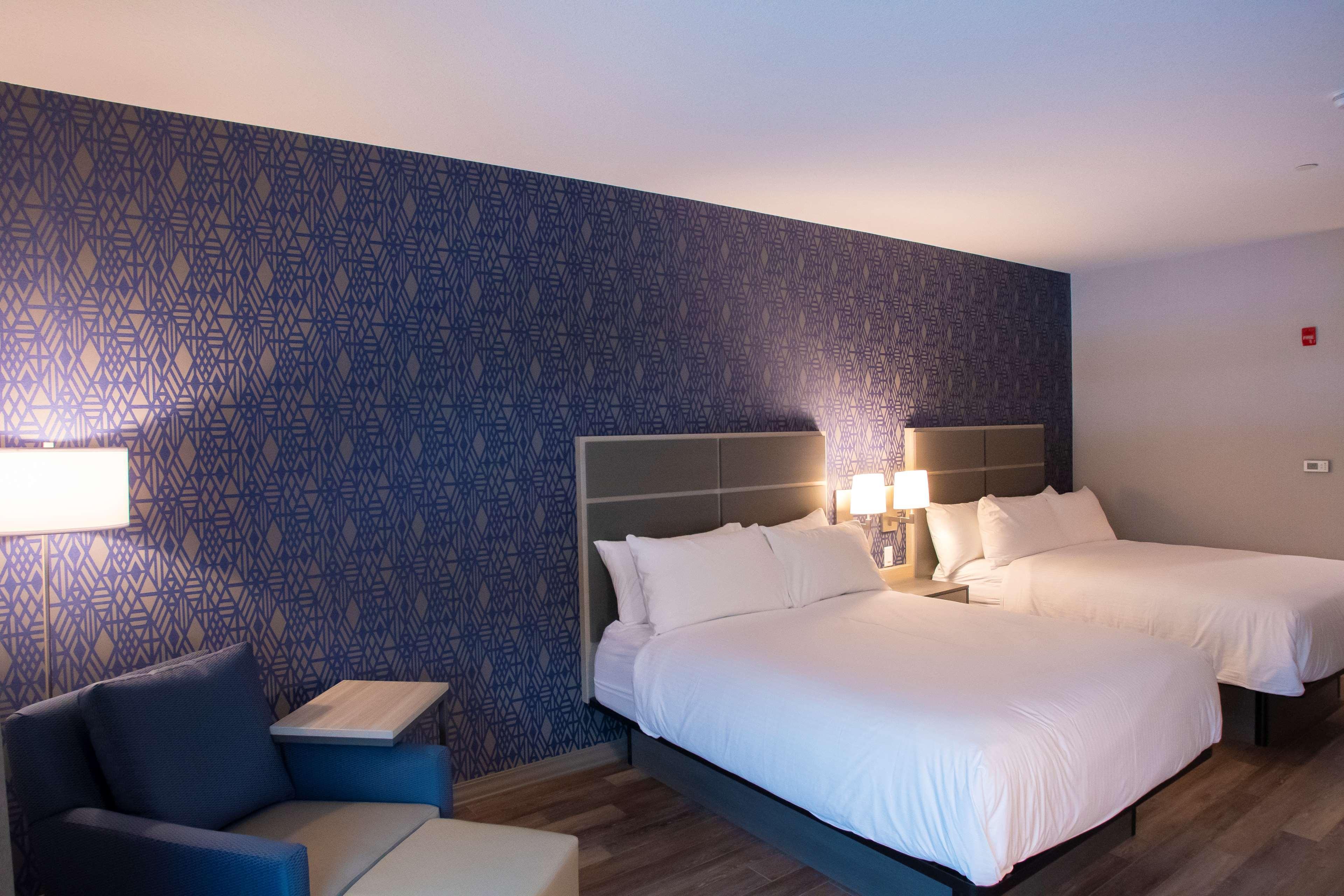 Best Western Inn & Suites Ontario Exterior photo