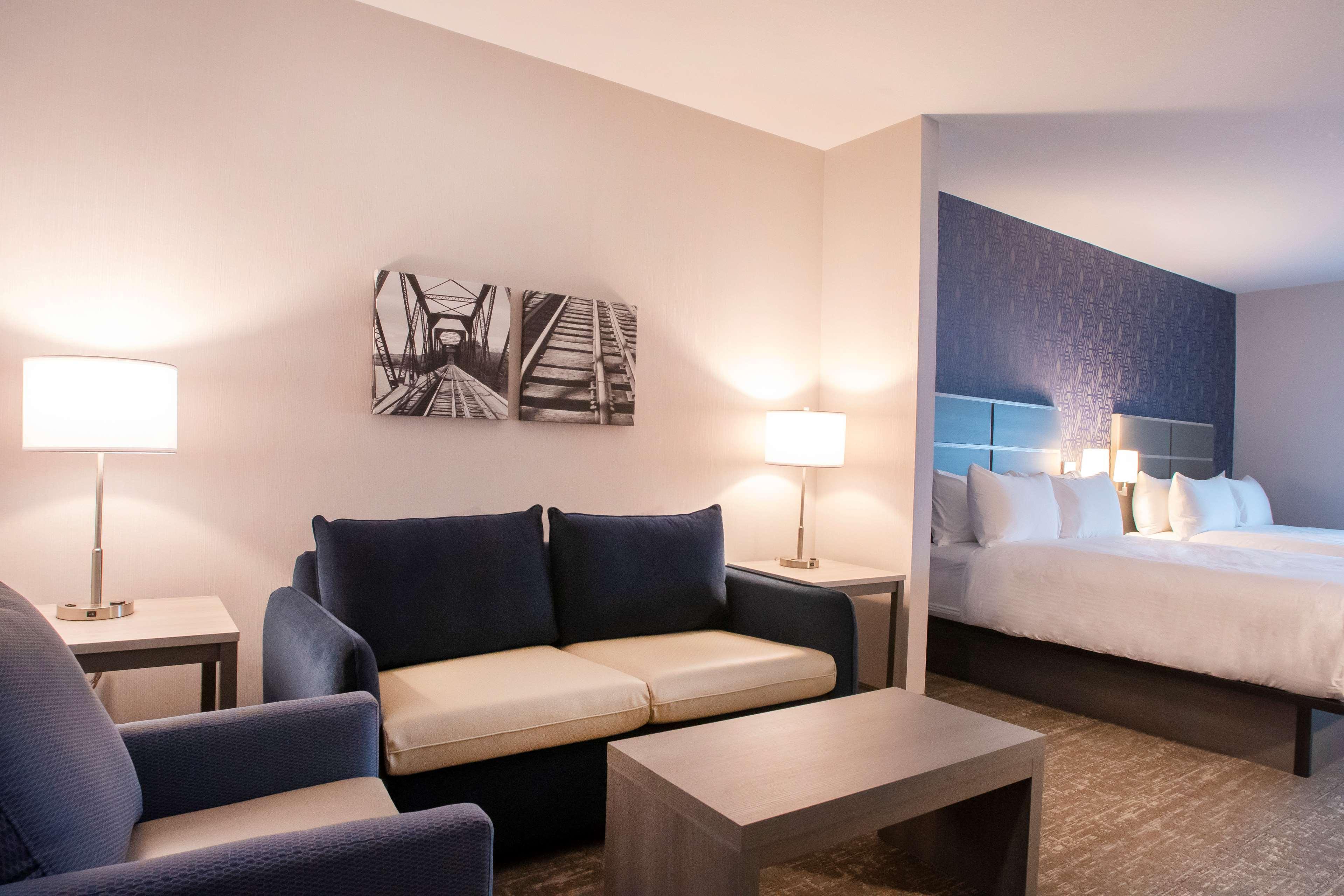 Best Western Inn & Suites Ontario Exterior photo