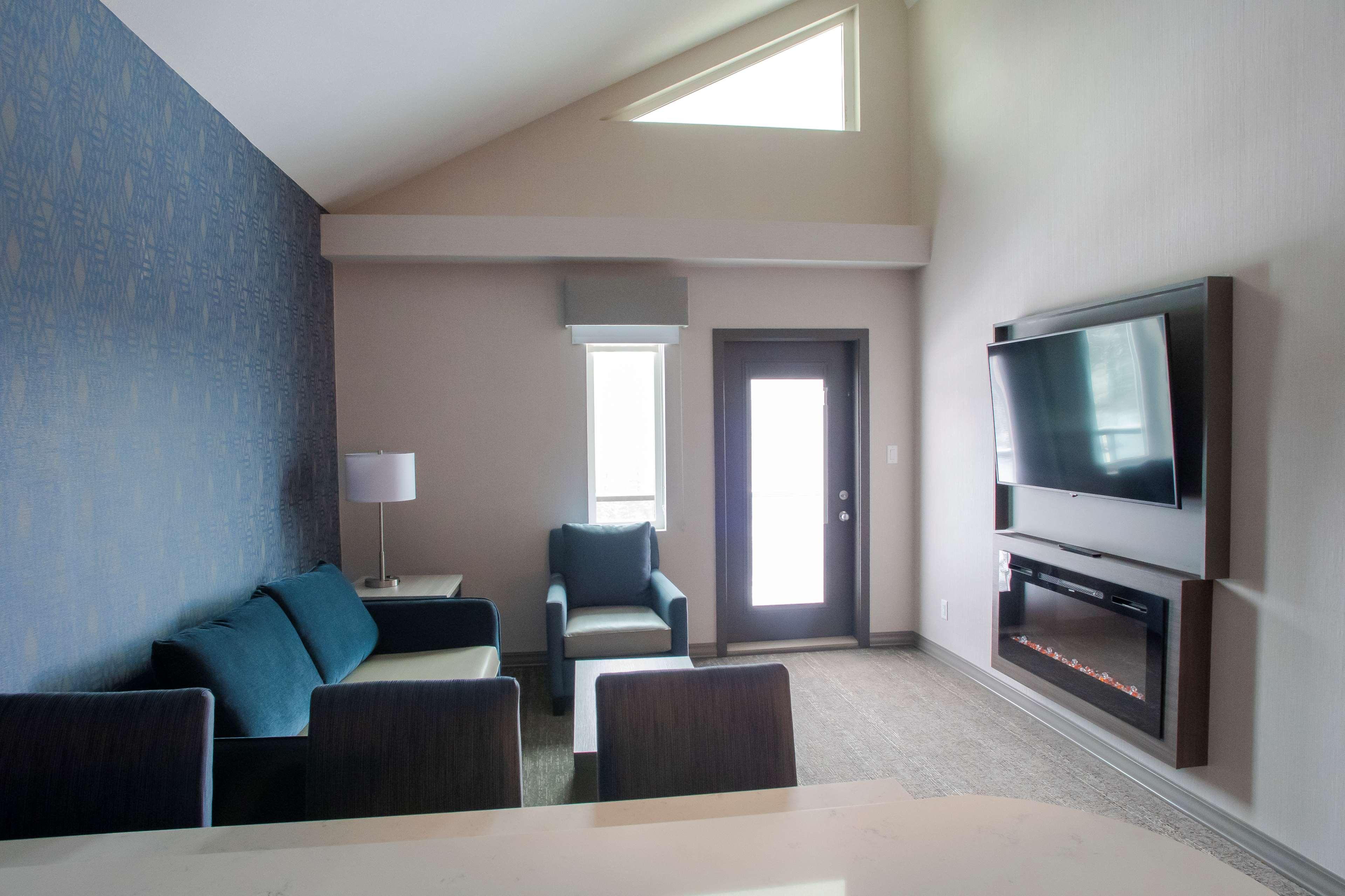 Best Western Inn & Suites Ontario Exterior photo