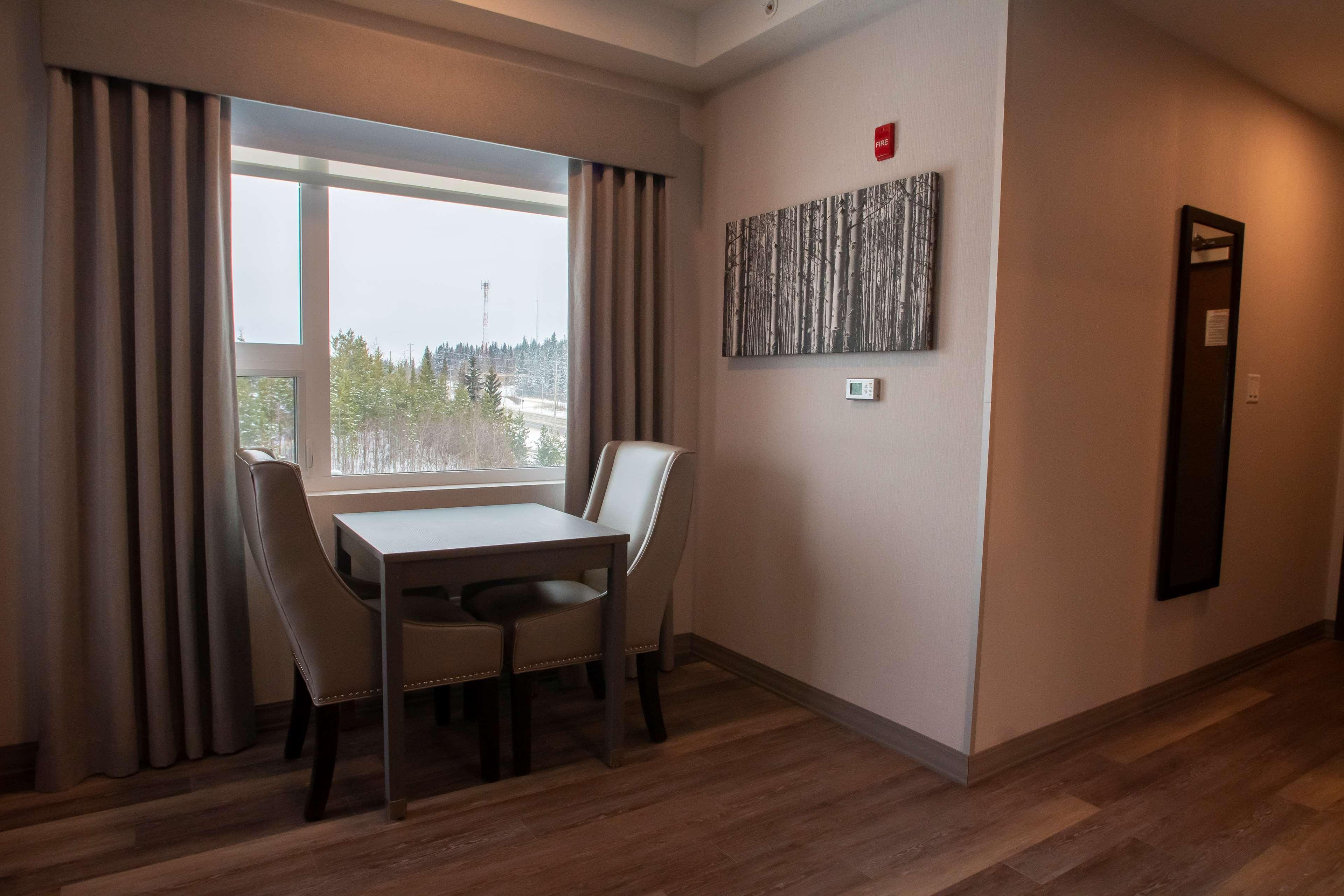 Best Western Inn & Suites Ontario Exterior photo
