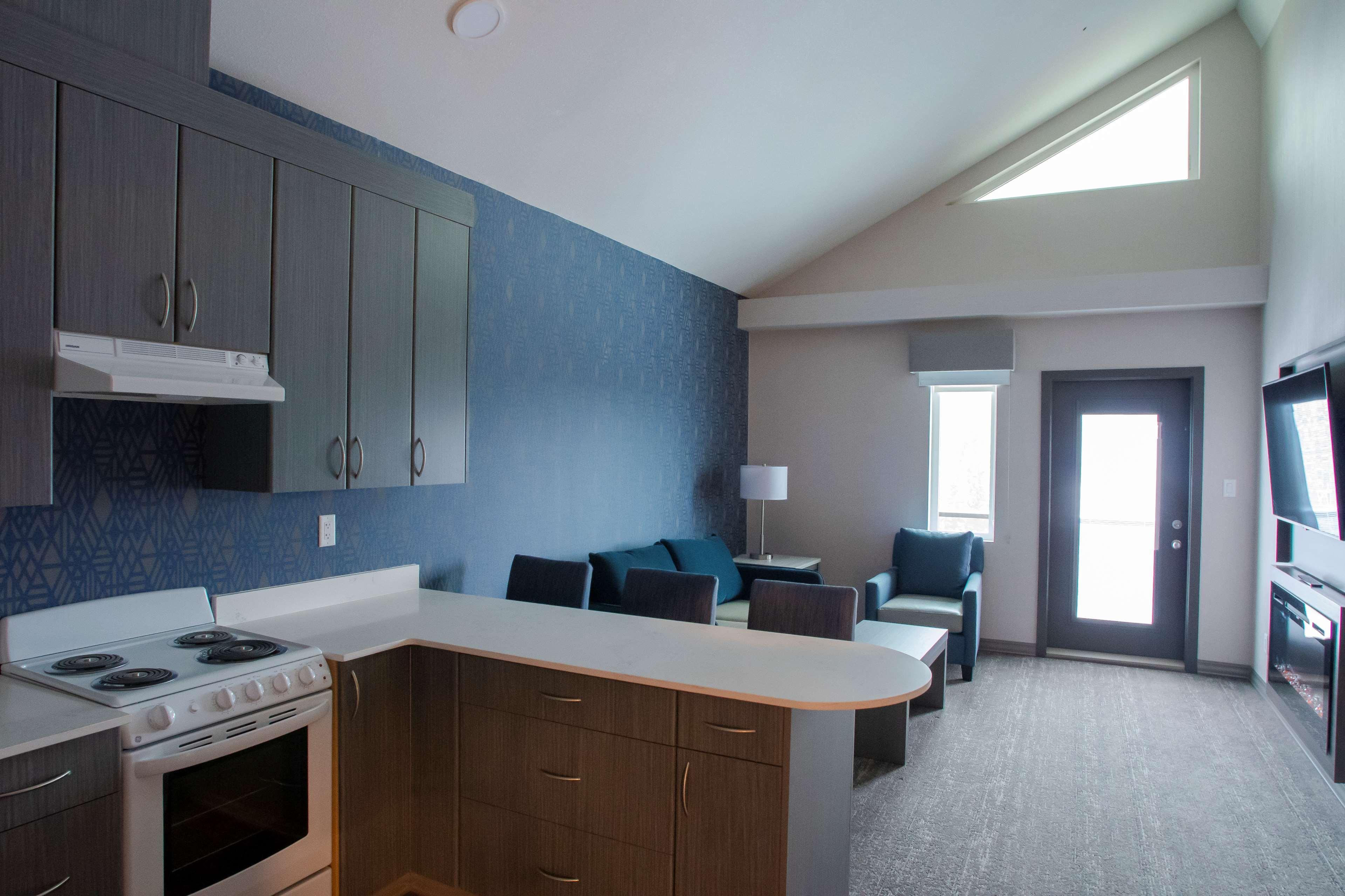 Best Western Inn & Suites Ontario Exterior photo